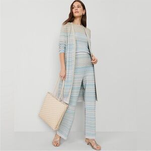 For Missoni lovers.Ann Taylor
Blue and Cream Patterned Knit suit.(3 items)